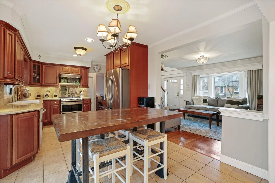 Photo of 231 Doris Avenue