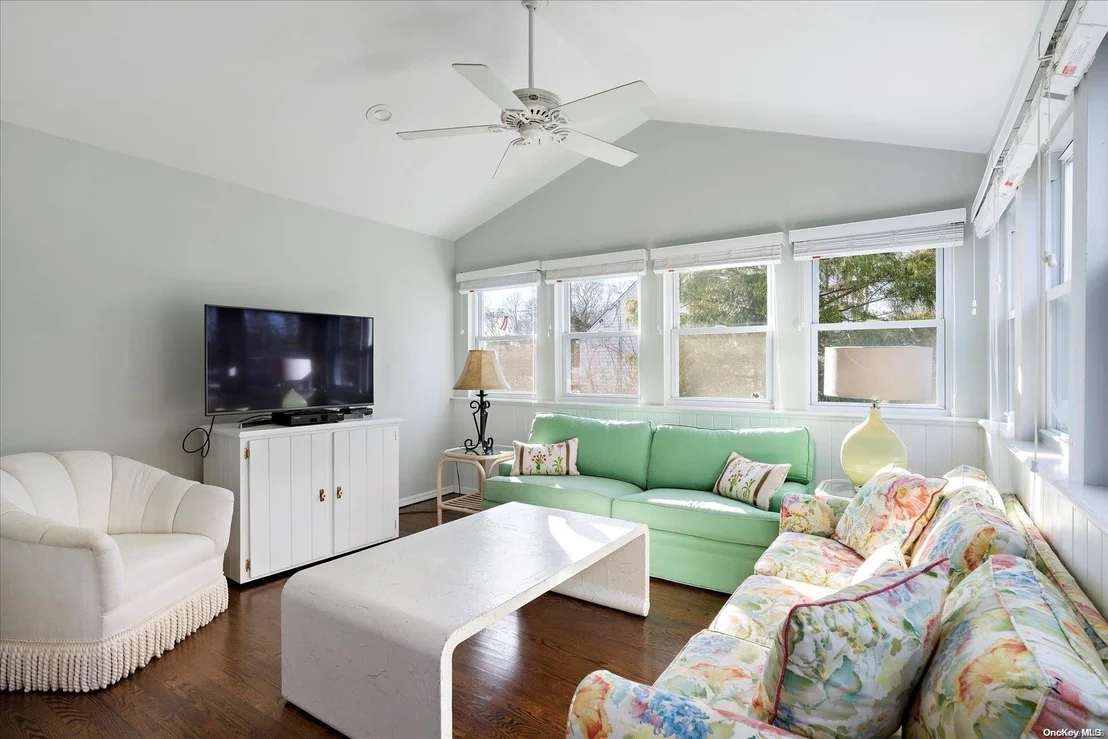 Photo of 4985 Peconic Bay Boulevard