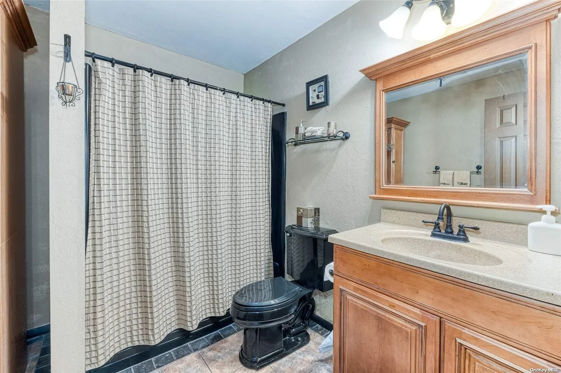 Photo of 86 Montgomery Avenue