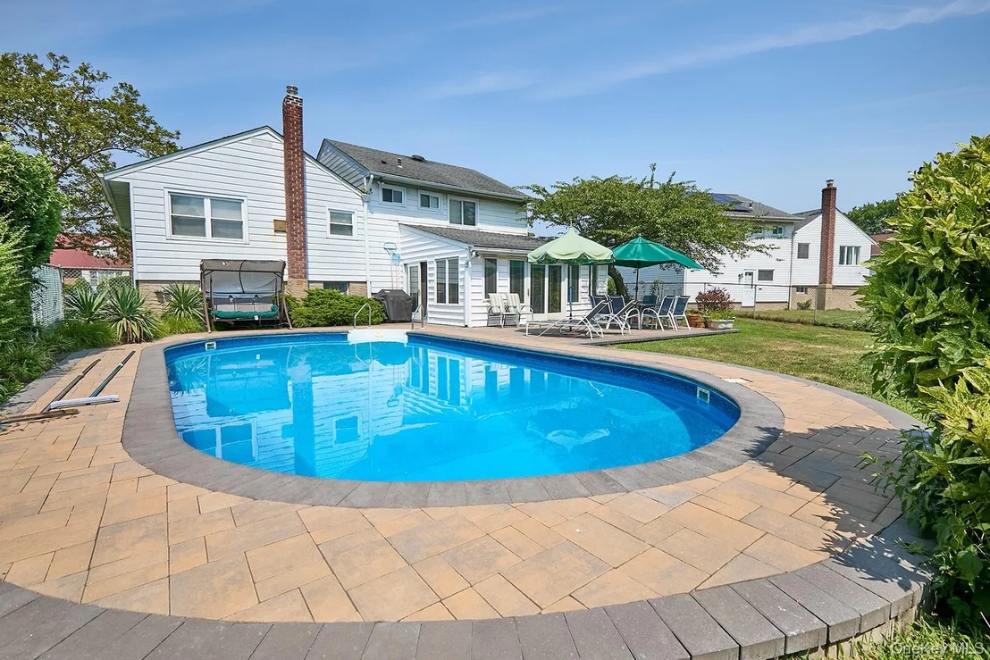 Photo of 1067 Ashley Drive