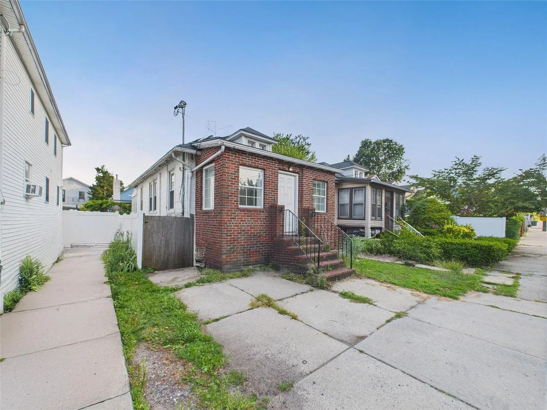 Photo of 102 Carroll Street