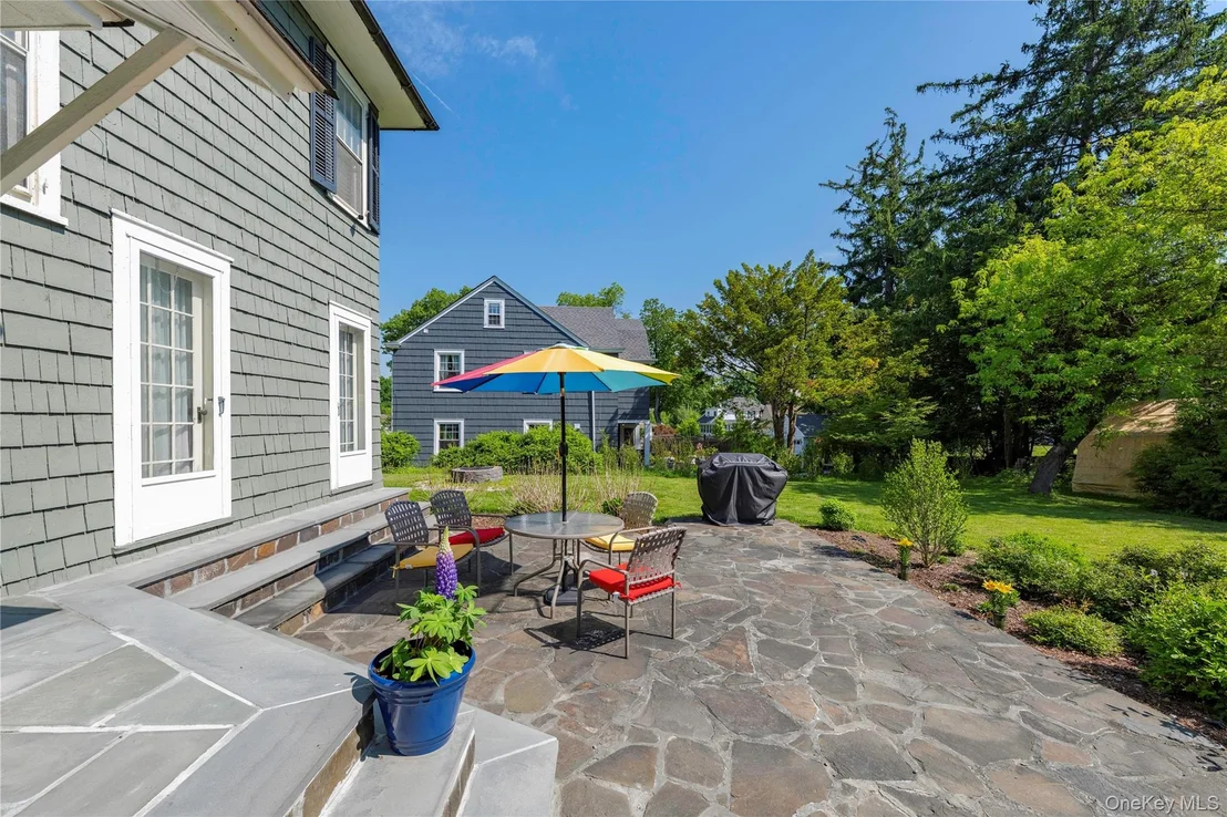 Photo of 21 Barnard Avenue