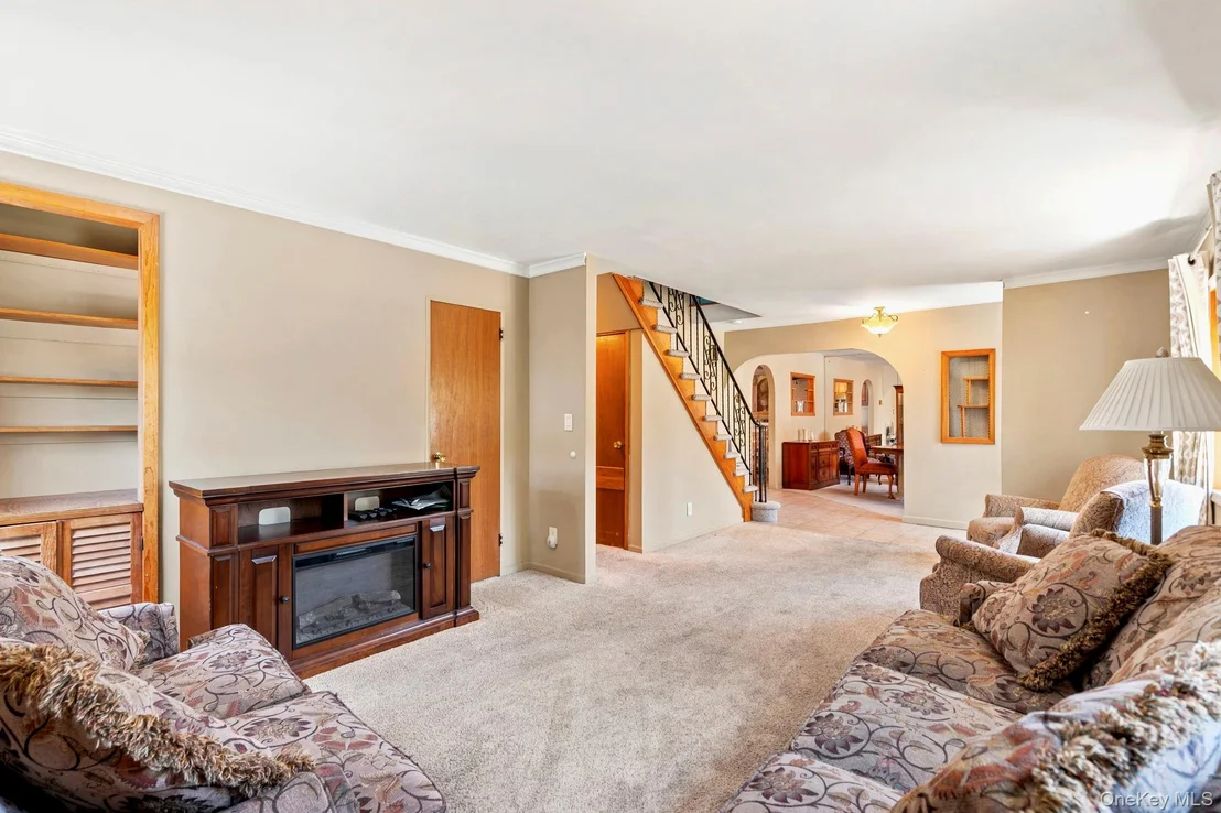 Photo of 216 Gardner Avenue