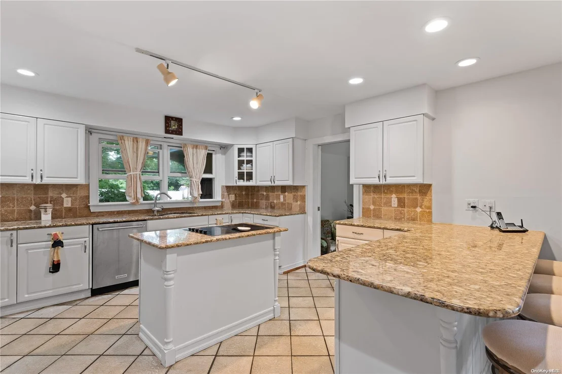 Photo of 14 Dolphin Way