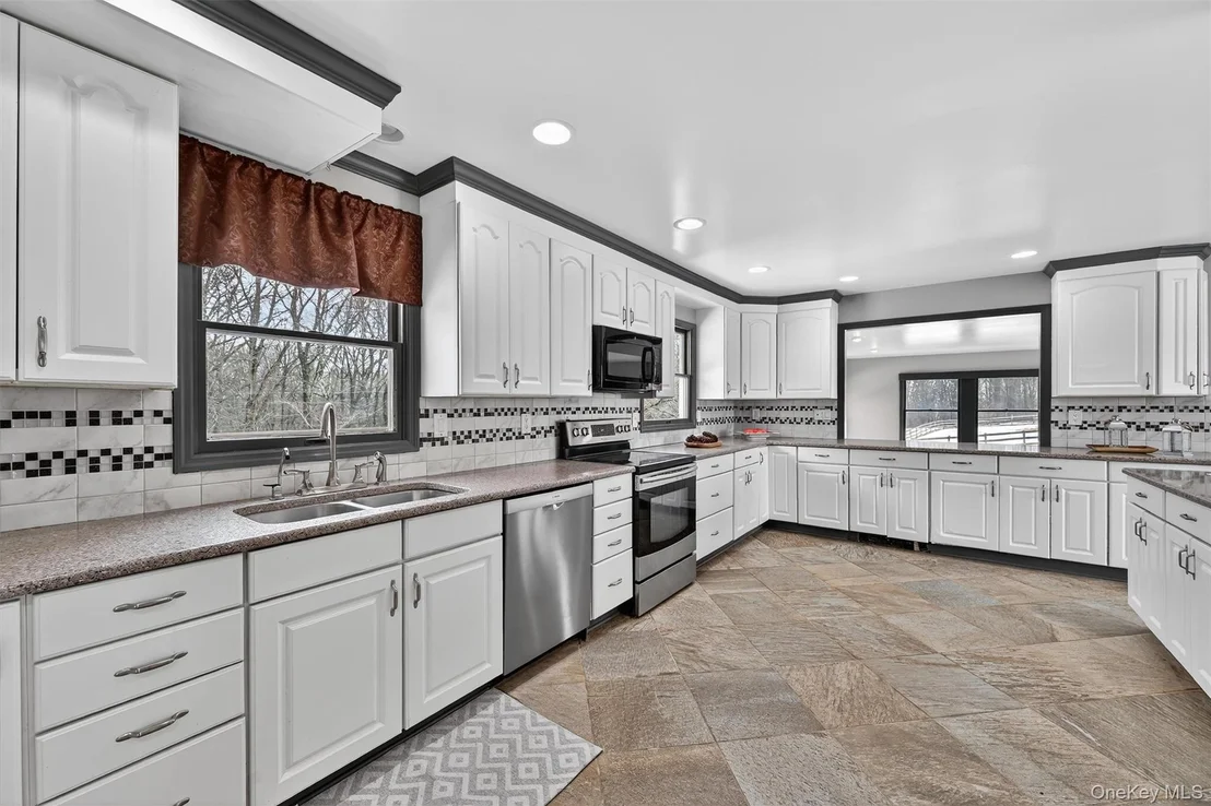 Photo of 285 Hill Road