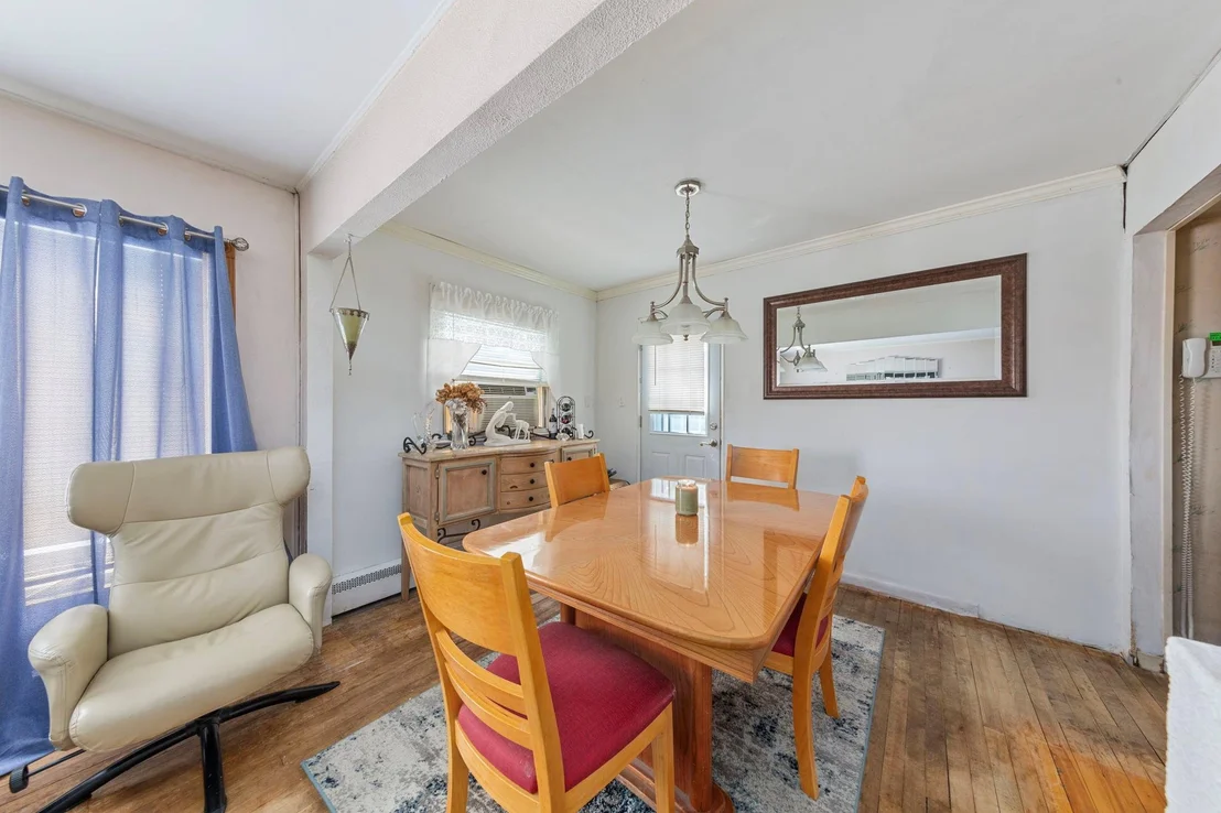 Photo of 1741 Meadowbrook Road