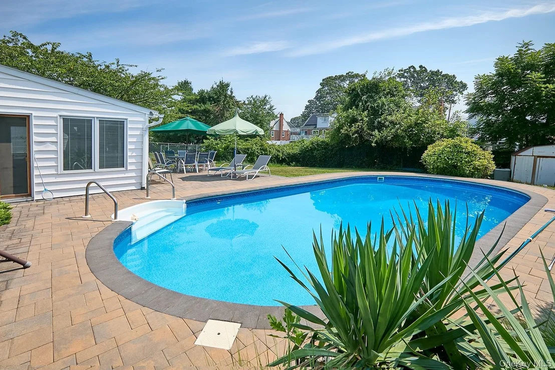 Photo of 1067 Ashley Drive