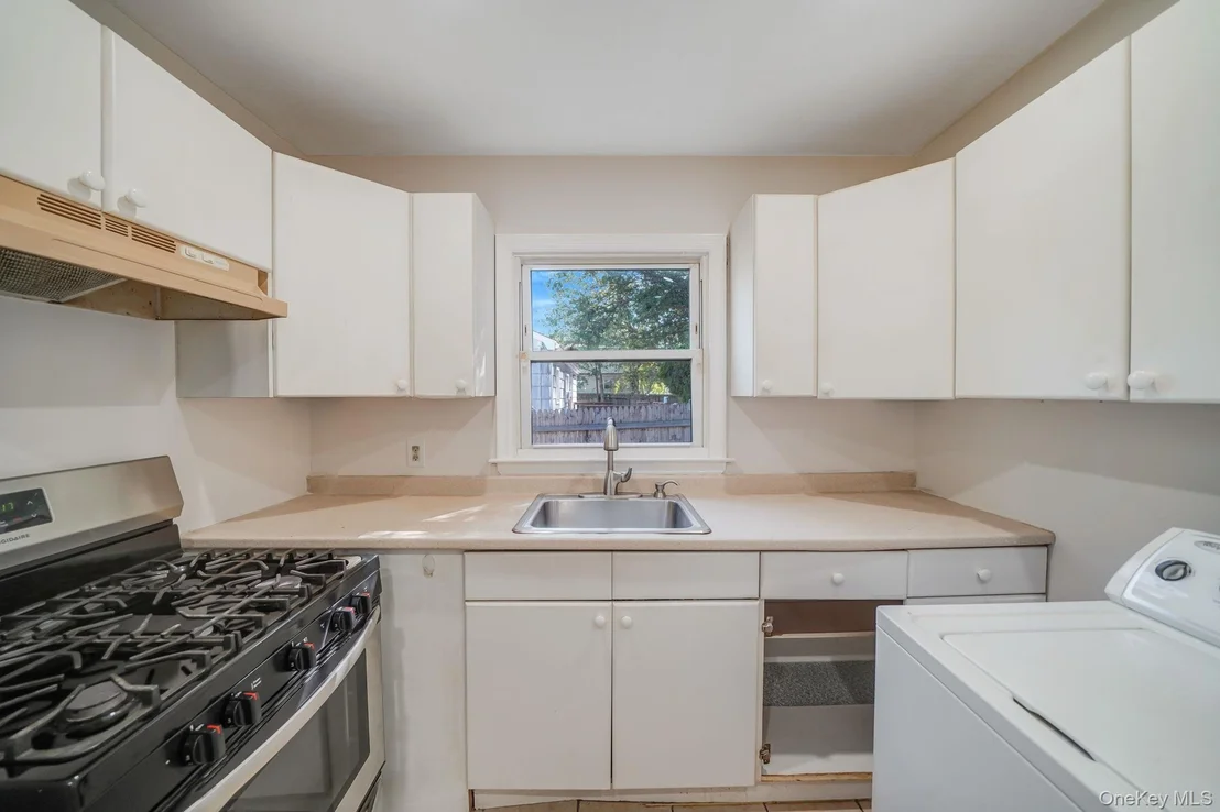 Photo of 2 W Walnut Street