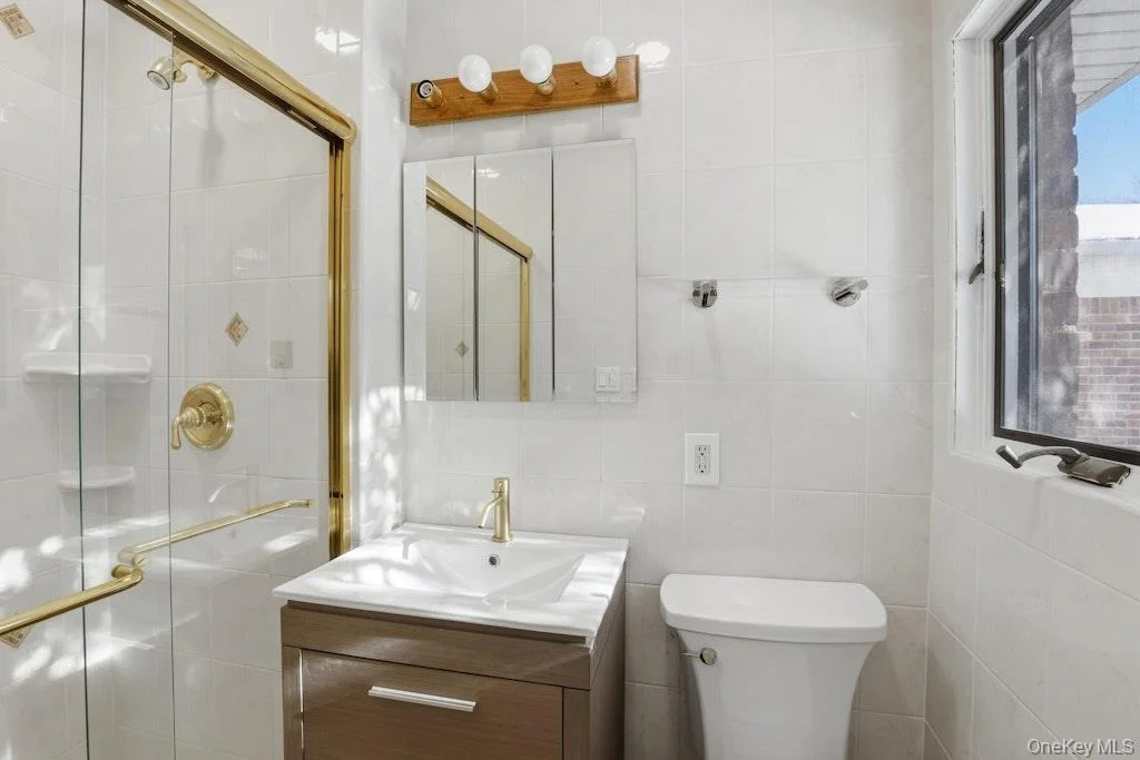 Photo of 32 Rockland Drive