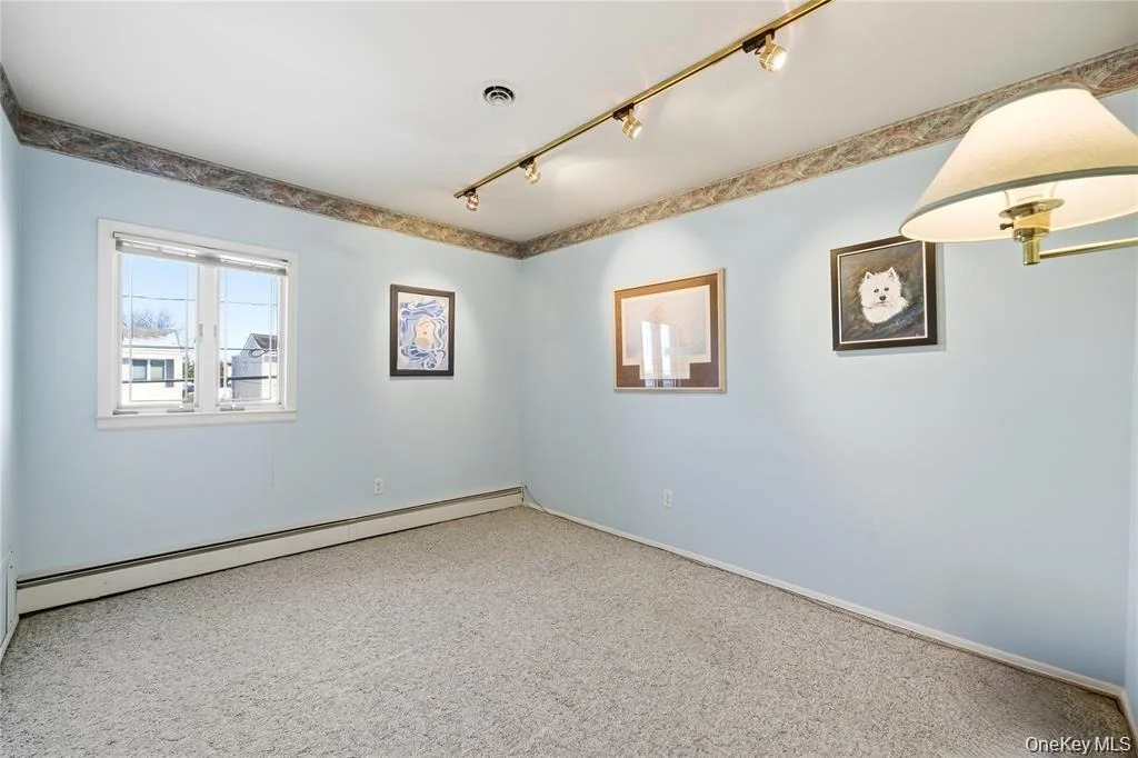 Photo of 3094 Riverside Drive