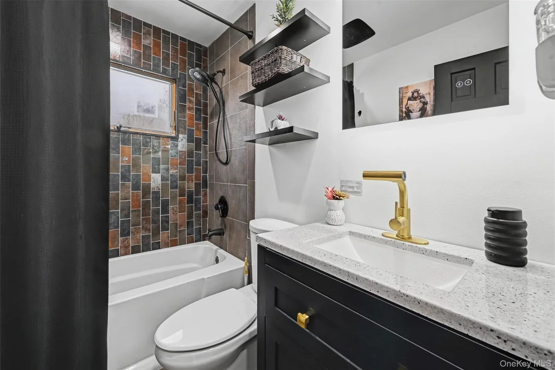 Photo of 327 Barton Avenue