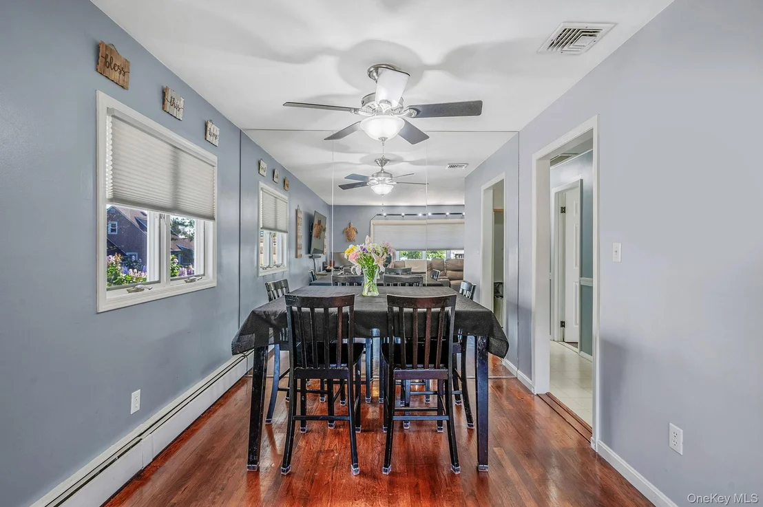Photo of 413 N Broadway