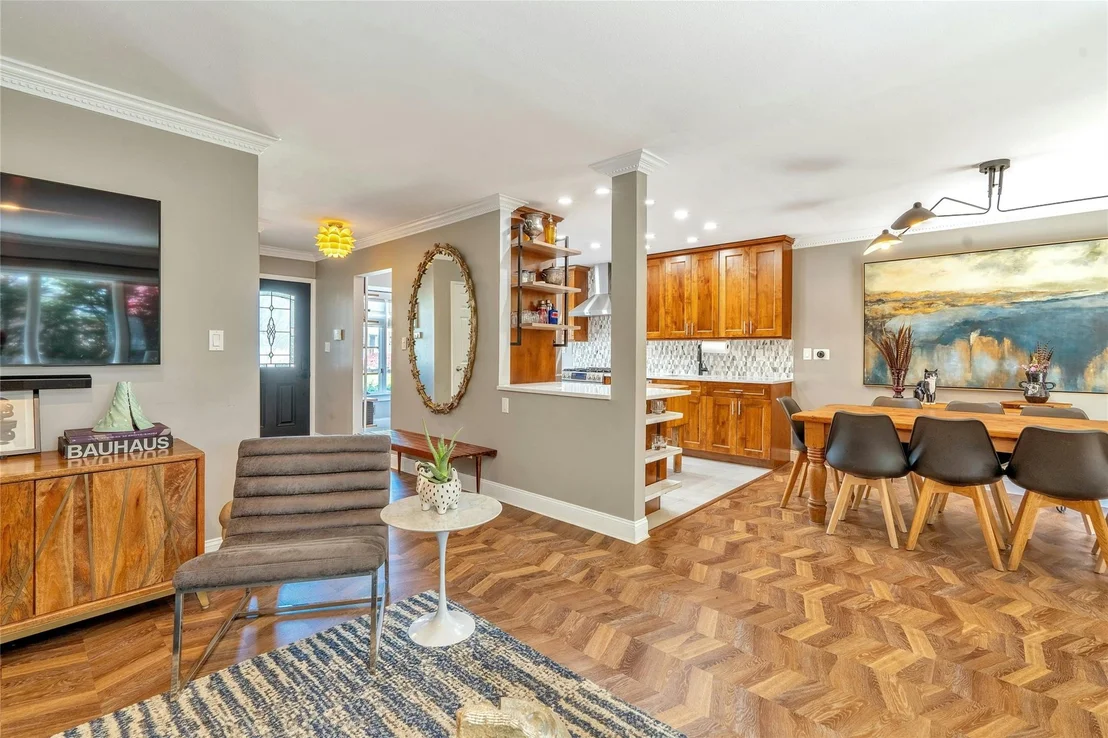 Photo of 142 Sutton Drive