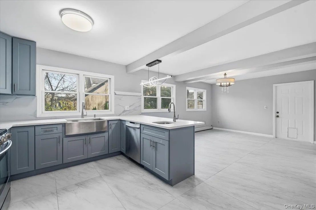 Photo of 962 Washington Street