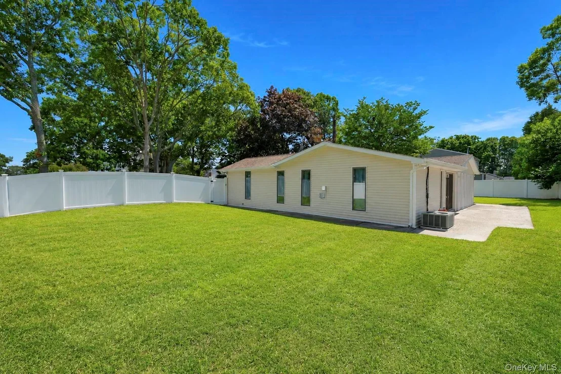 Photo of 10 Helene Drive
