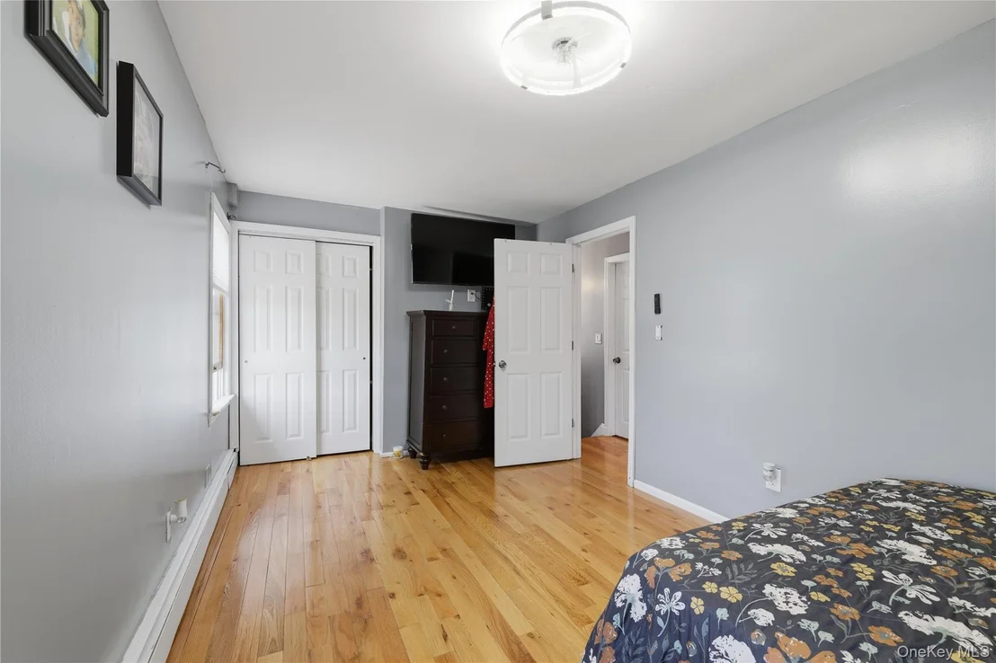 Photo of 2381 Harrison Avenue