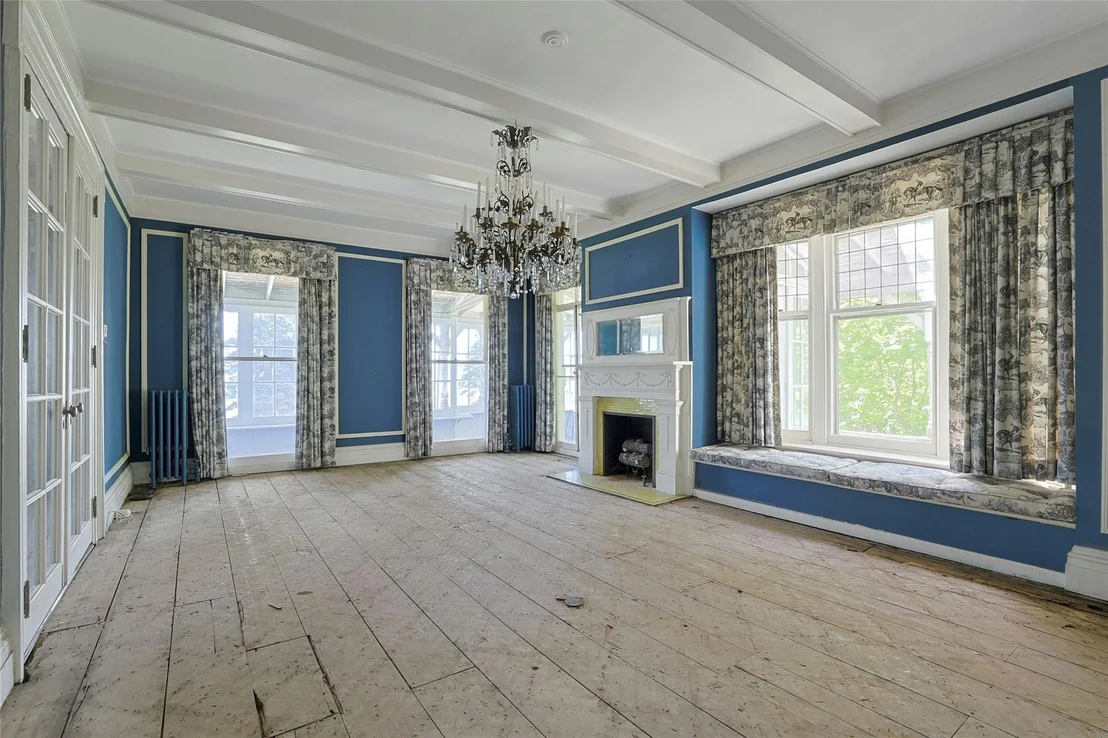Photo of 225 River Road