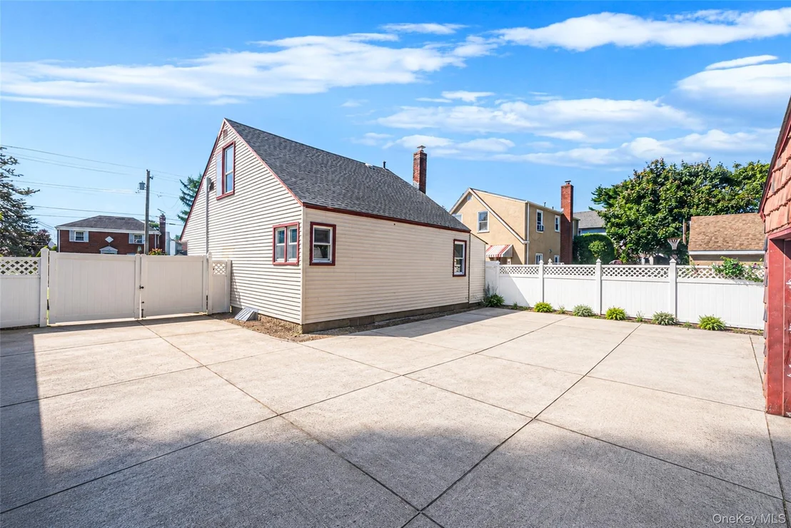 Photo of 231 Cedar Street