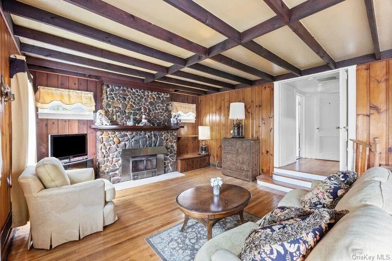 Photo of 84 Riviera Drive