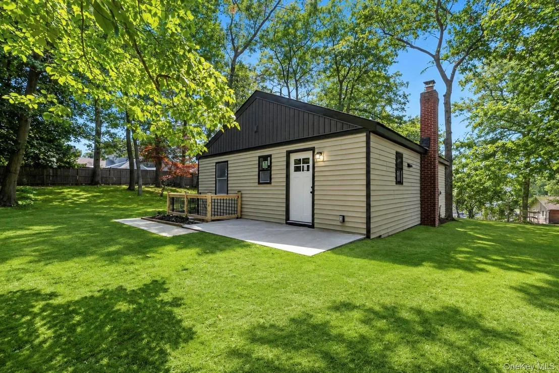 Photo of 234 Lakeside Trail
