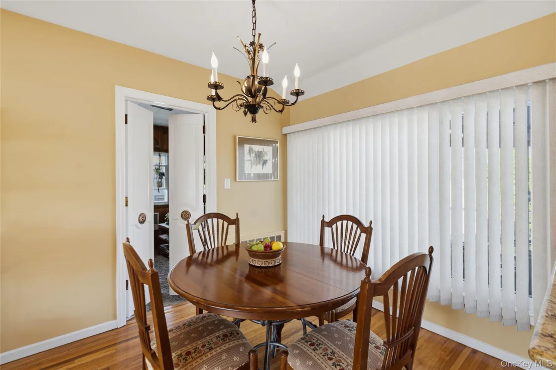 Photo of 895 Iris Drive