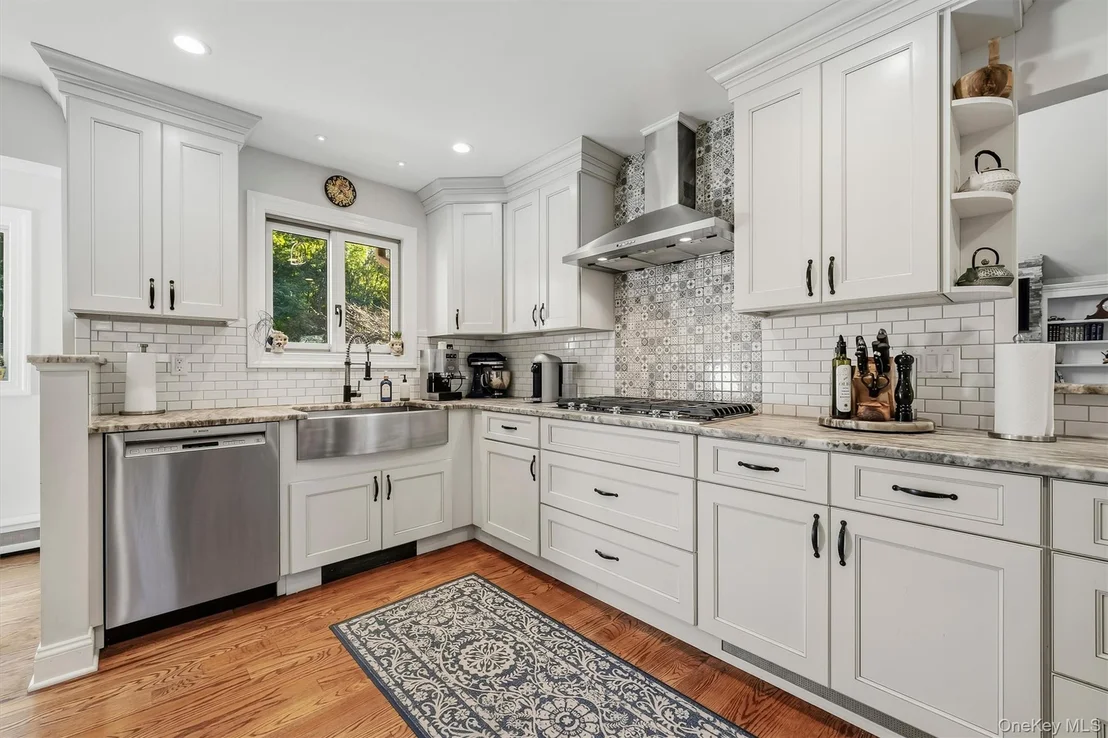Photo of 12 Whitefield Avenue