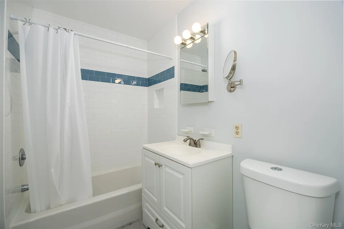 Photo of Unit G at 302 Commons Way