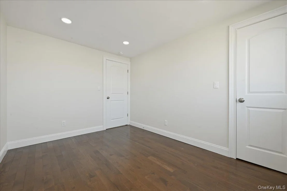 Photo of 61 Gardiners Avenue