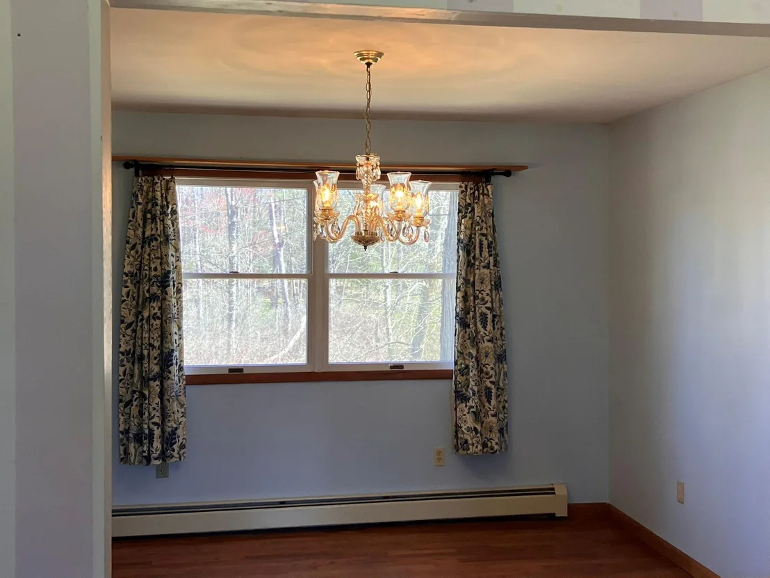 Photo of 218 Roosevelt Road