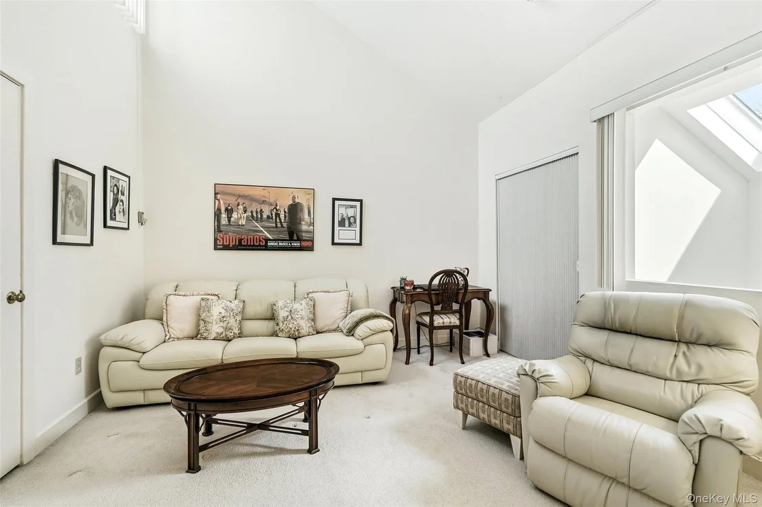 Photo of 35 Waterside Close