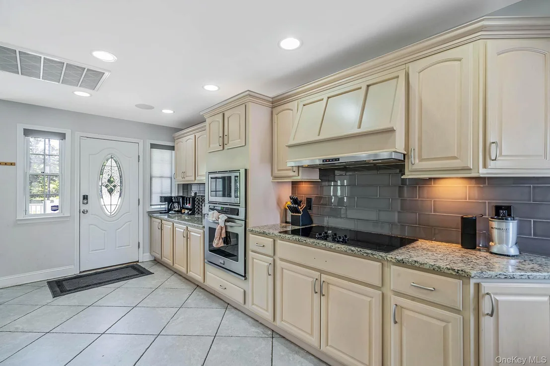 Photo of 299 Patchogue Yaphank Road