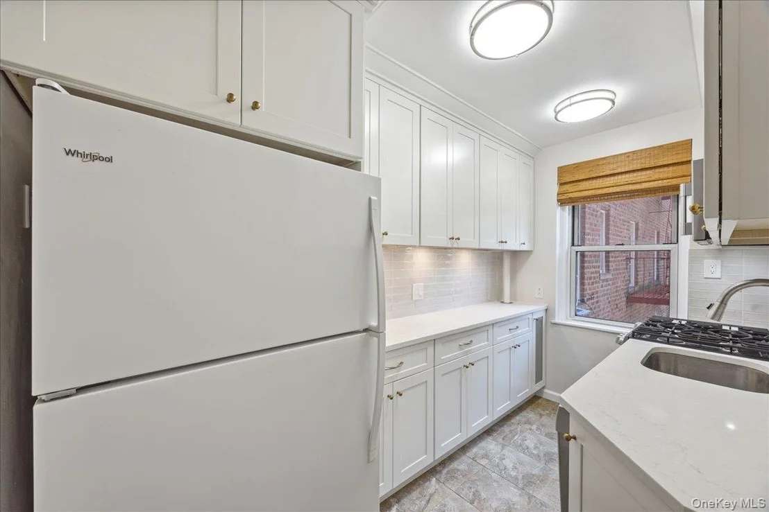 Photo of Unit 4D at 821 Bronx River Road