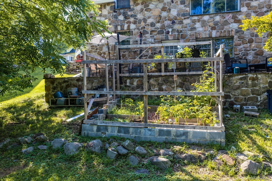 Photo of 48-50 Mountain Avenue