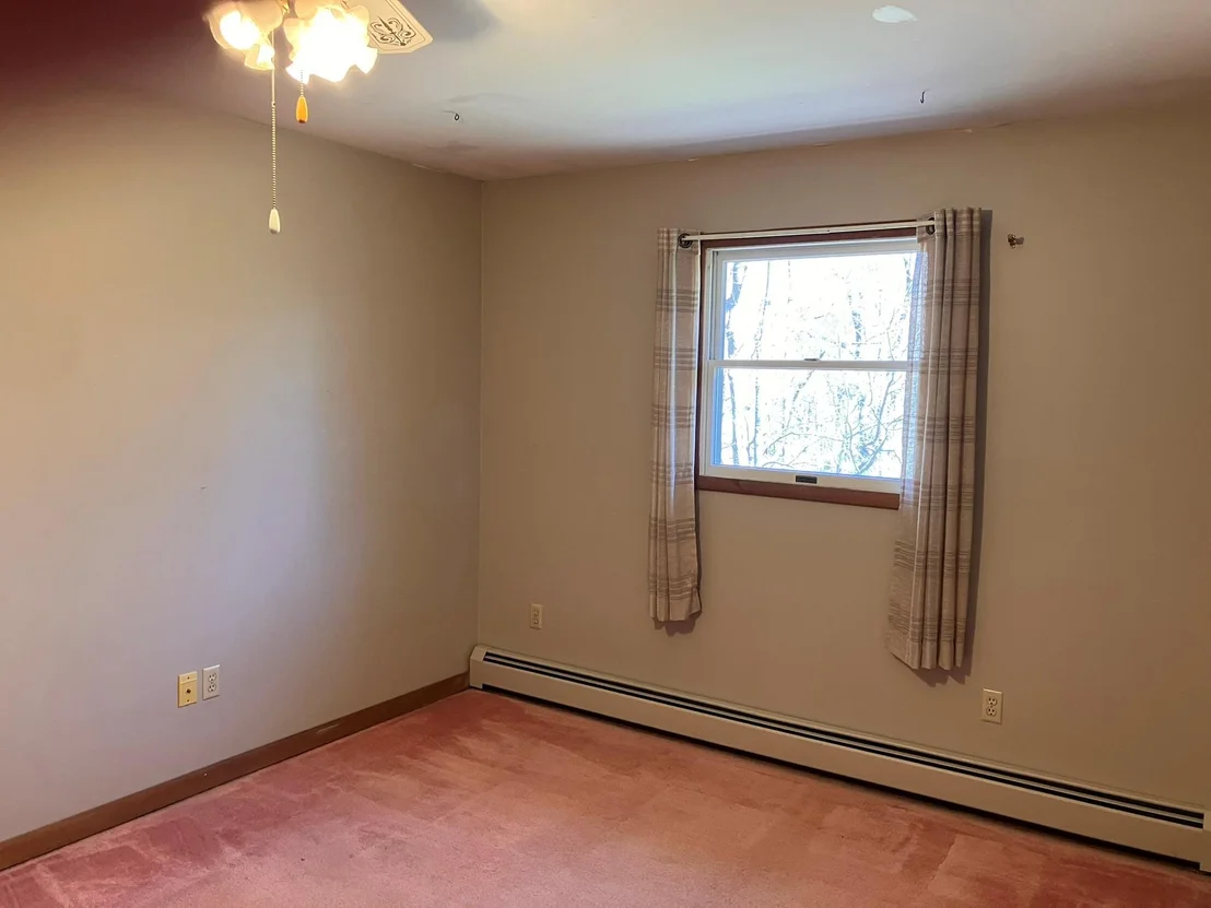 Photo of 218 Roosevelt Road