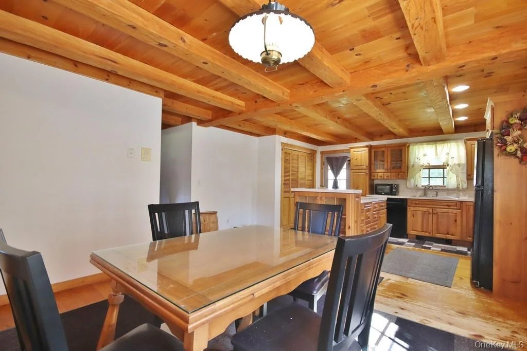 Photo of 138 Round Hill Road