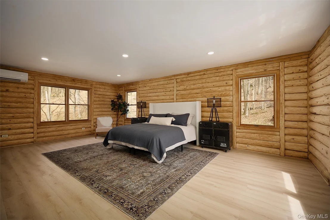 Photo of 568 Oak Summit Road