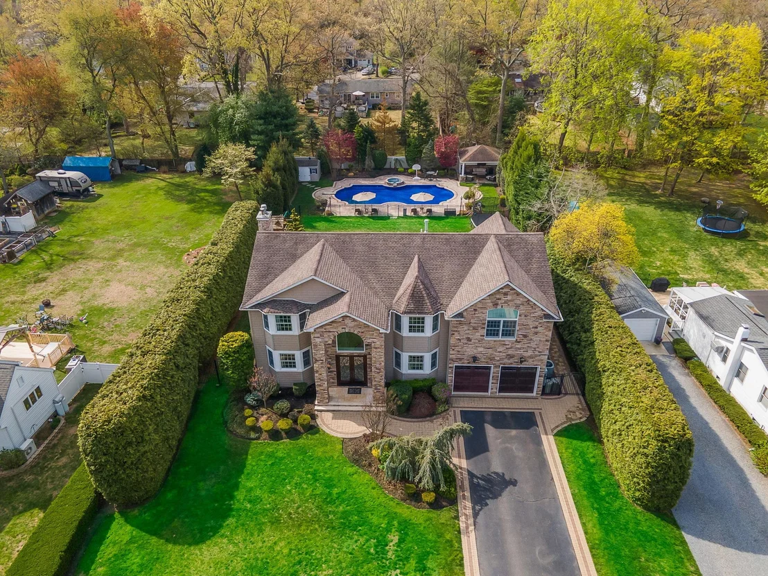 Photo of 184 Hickory Lane