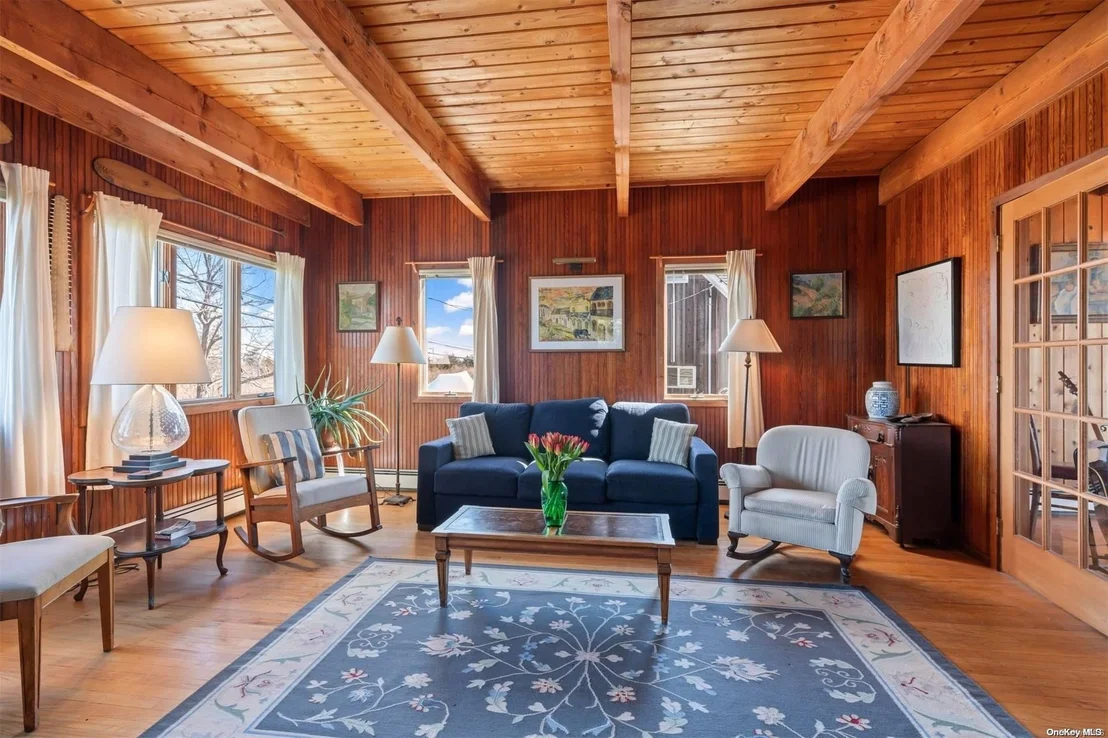Photo of 85 Oak Beach Road