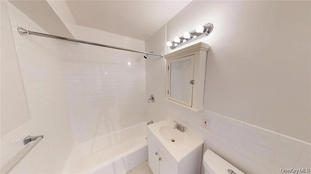 Photo of Unit 4E at 4200 herkimer Place