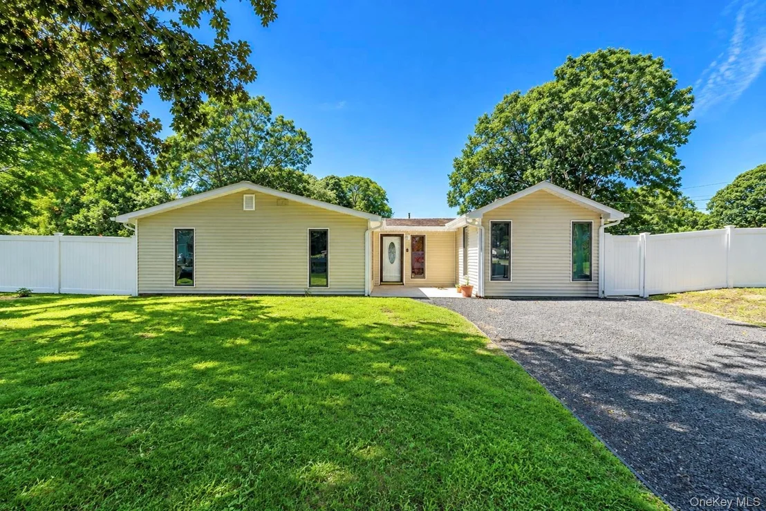 Photo of 10 Helene Drive