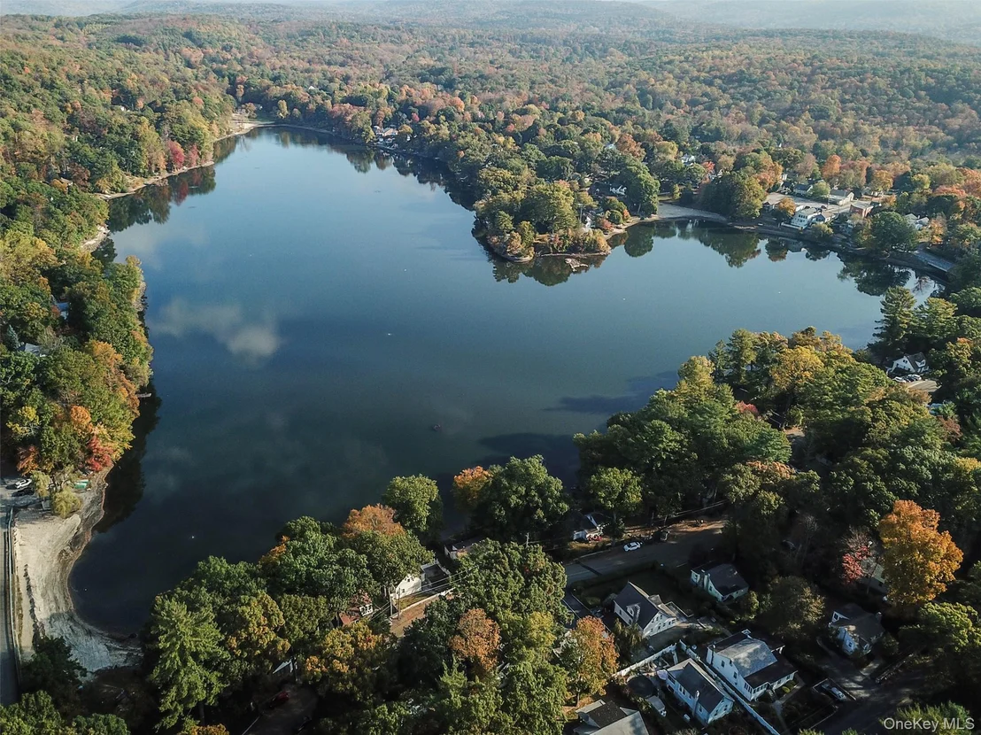 Photo of 184 Lake Drive
