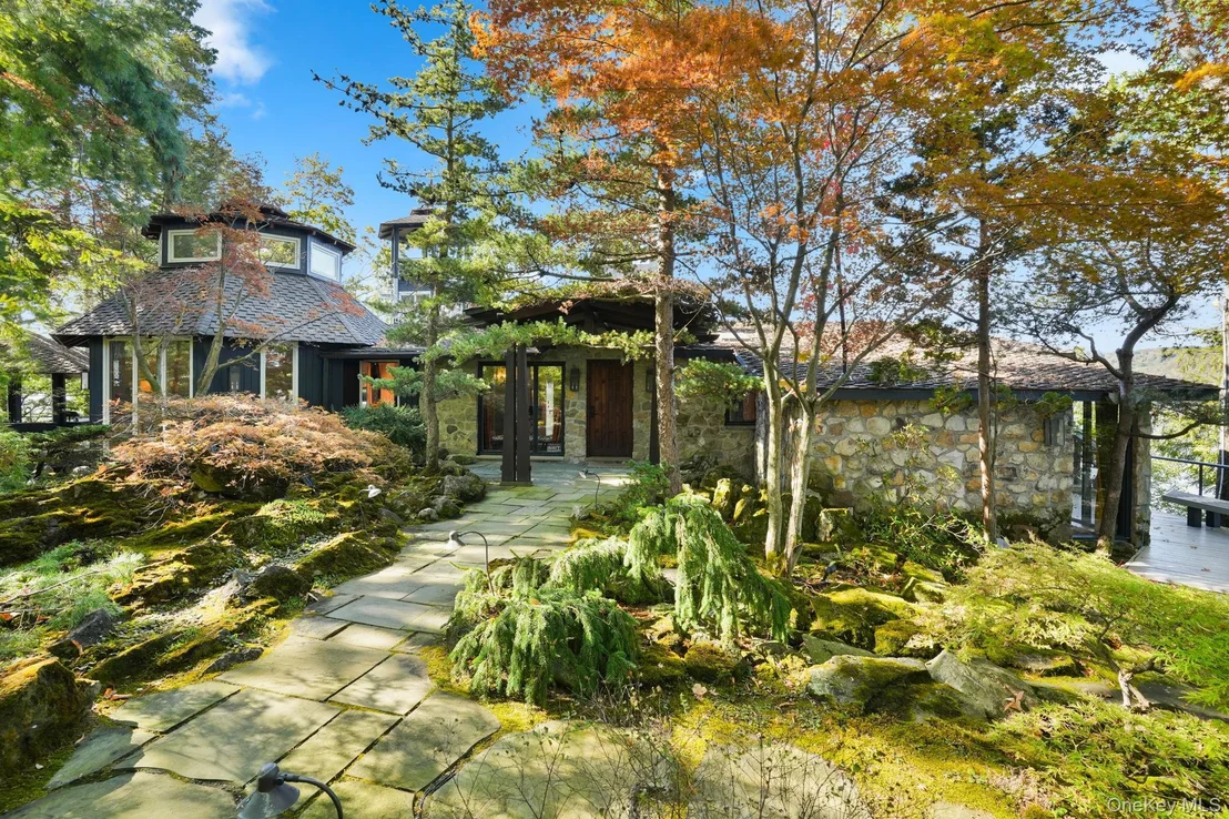 Photo of 18 River Road