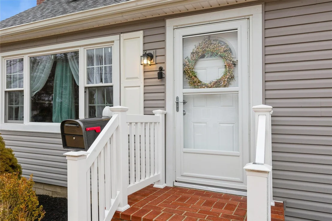 Photo of 97 Pine Neck Avenue