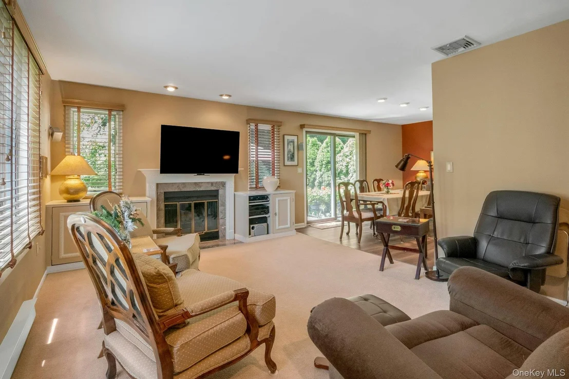 Photo of 35 Krystal Drive