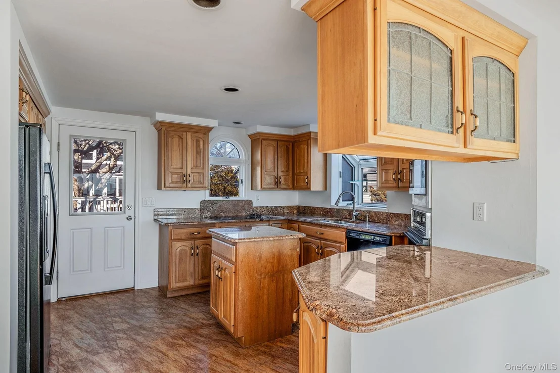 Photo of 116 Oak Beach Road