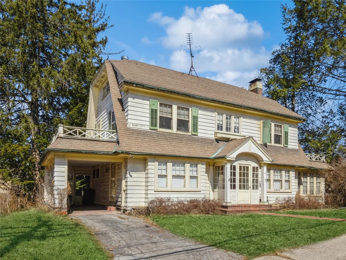 Photo of 20 Adriance Avenue