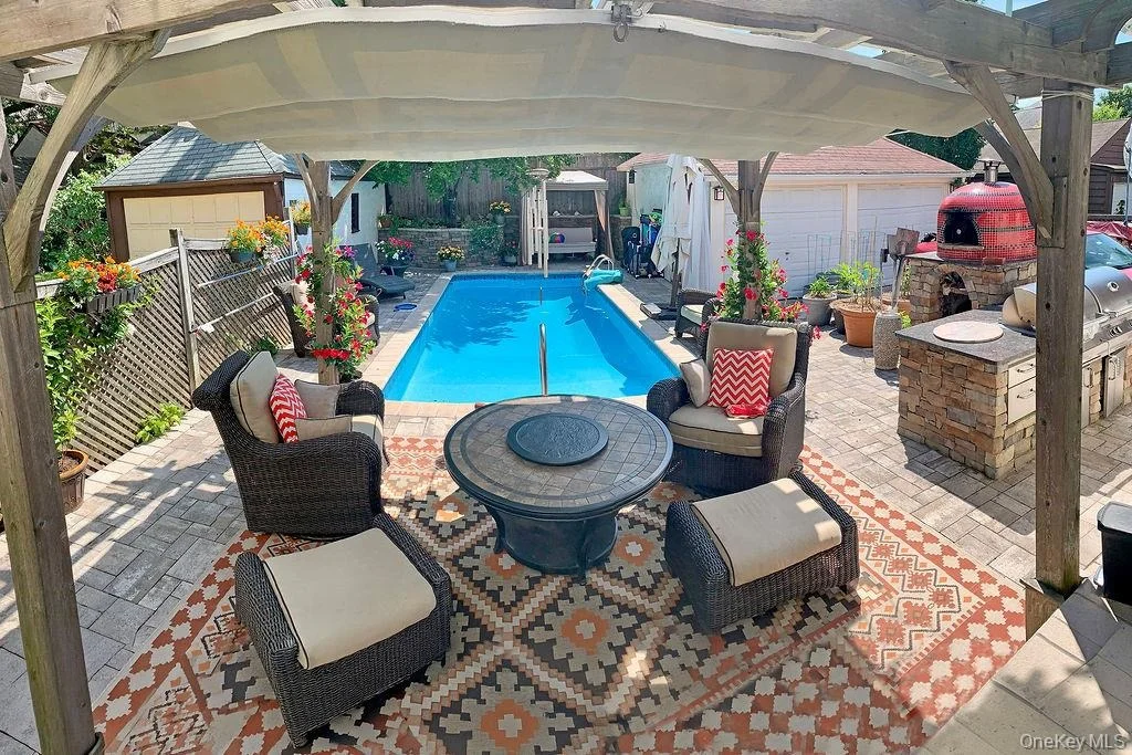 Photo of 27-25 168th Street
