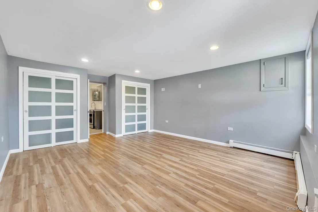 Photo of 20 Adirondack Drive