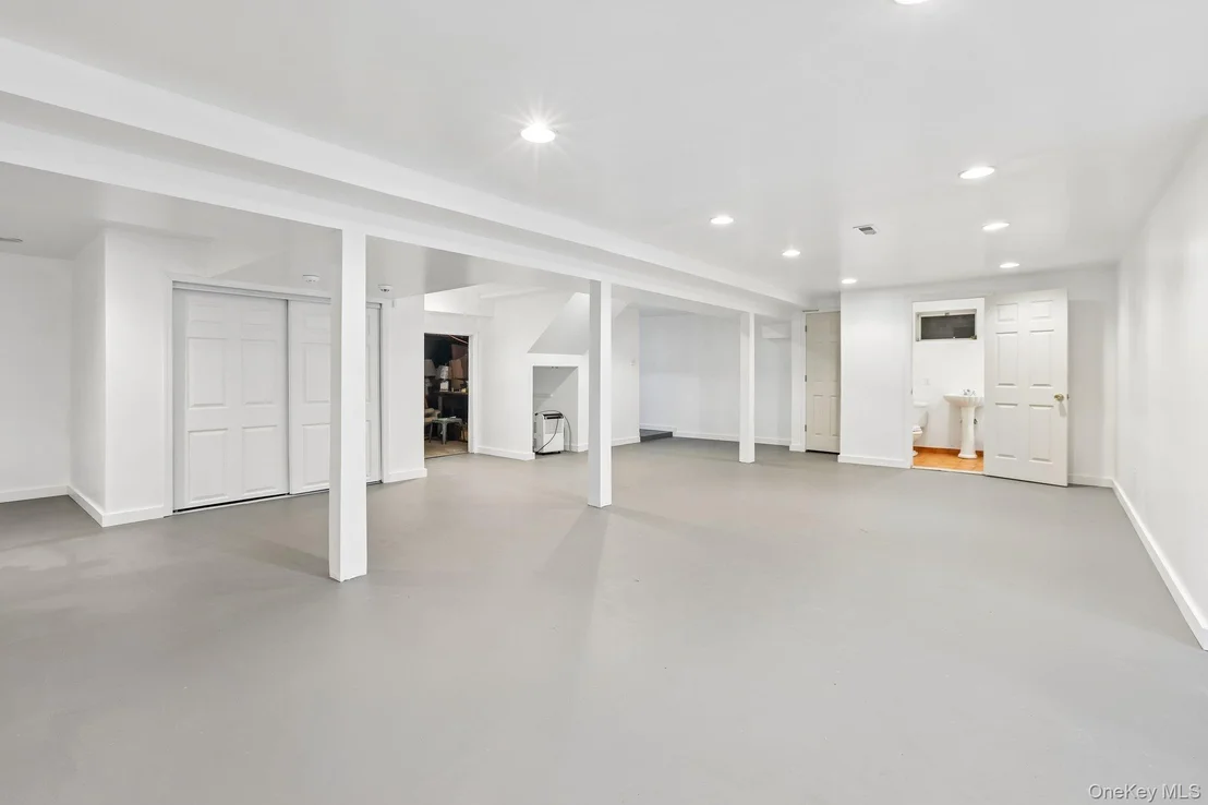 Photo of 90 Greenhaven Road