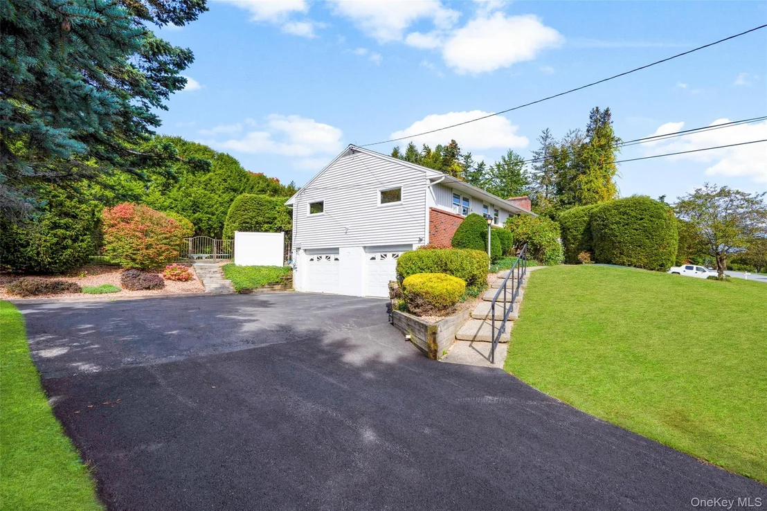 Photo of 46 Skyview Drive